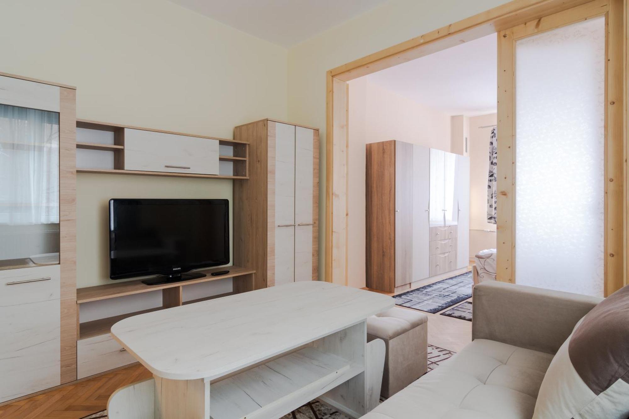 The Right Choice 6 Apartemen Sofia